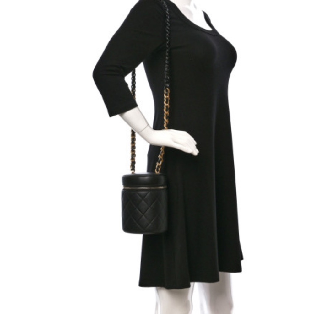 Chanel Vanity Bag - Picture 4 of 13